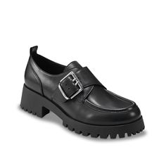 Marc Fisher-Hazelton Platform Loafer Preppy and polished meets grunge in the Hazelton loafers from Marc Fisher. The classic silhouette features tailored details like a moc toe and a intricate stitching, while the lug sole and buckle accent add an edgy twist. Dr Martens Holly Platform, Dr Martens Holly, Edgy Shoes, Edgy Woman, Trending Handbags, Oxford Platform, Trending Boots, Platform Loafers, Trending Sneakers