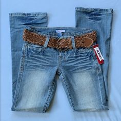 Juniors Belted Bootcut Jean. Light Washed Spots Details. Never Been Worn. 4 Striped Bootcut Jeans, Boot Cut Brown Jeans, Jeans Bongo, Barely Bootcut Jeans, Bongo Jeans, Spring Medium Wash Five-pocket Jeggings, Bootcut Jeans, Jeans And Boots, Colored Jeans