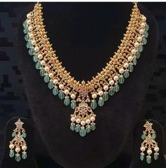 Remodeling Old Gold Jewellery Indian, Remodel Jewellery, Nakshi Jewellery, Necklace Set Indian Bridal Jewelry, Gold Artwork, Gold Jewels Design, Bridal Jewelry Vintage, Fancy Jewelry Necklace