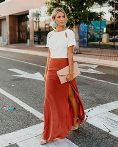 Latin American Style Fashion, Tops With Maxi Skirts, Short Flowy Wedding Dresses, Womens Maxi Skirt, Work Clothes 2023, Maxi Skirts 2022, Spring Casual Wedding Outfit Guest, 40 Year Old Wardrobe For Women, Womens Maxi Dresses Classy