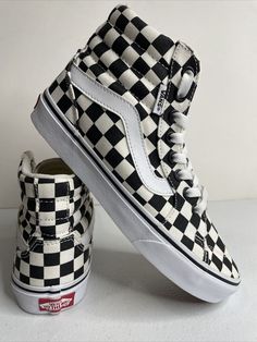 Vans Off The Wall Classic SK8-HI Checkered High Top Women Size 6 Black/White 721356. These shoes are NWOB. Very nice and comfortable hi-tops that are cushioned around the ankles. Examine pictures closely to see details. (15-5/23-A4) Checkered Converse, Vans Aesthetic, Checkered Shoes, Men's Vans, Black Gums, Vans Off The Wall, Sk8 Hi, Vans Sneakers, Vans Old Skool