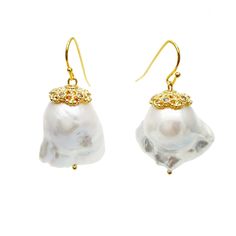 These beautiful earrings are made of natural nugget baroque freshwater pearls in light purple. Findings are gold plated brass from Japan. It can be worn with bare shoulder tops or midi dress also looks gorgeous. Also, it's a nice gift for birthday, anniversaries or festivals. It will be contained in a nice jewelry case and well packed.  Be different with plastic beads that made by machines, gemstone beads may have slightly different between each other in colours or shapes. Nice Jewelry, September Birthstone Jewelry, August Birthstone Jewelry, July Birthstone Jewelry, Shoulder Tops, Pearl Jewellery Earrings, Jewelry Ring Box, August Birth Stone, Evil Eye Jewelry