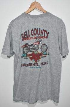 Vintage Harley Davidson Bell County Texas 1998 Graphic Tshirt 90s Motorcycle M Good Condition Overall, Minor Cracking to graphic due to vintage age. Pit to Pit: 20.5" inches, Length: 27.5" inches. Would fit UK Medium, No size Tag in shirt. Take a look at our other items on our store. Be sure to check our other Vintage Harley Davidson Graphic Tees. Postage to UK mainland & Internationally via Global Shipping Programme. Free postage is standard, 2-3 working days tracked. Express 1 working day delivery also available at extra cost (available to select when you click 'buy it now'). 90s Motorcycle, 2024 Trends