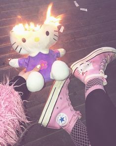 Kitty Aesthetic Pink, Hello Kitty Aesthetic Pink, Grunge Pink Aesthetic, Chaoscore Aesthetic, Chaos Core, Style Dr Martens, Kitty Aesthetic, Pink Grunge, Tokyo Street Fashion