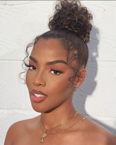 Concealer Contour, Natural Glam, Natural Hair Styles Easy, Hair Ponytail, Hair Ponytail Styles, Penteado Cabelo Curto, Ponytail Styles, Beat Face, Baddie Hairstyles