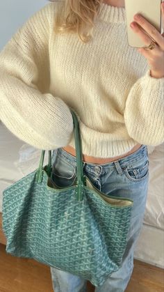 Bag Goyard, Daily Outfit Inspiration, Goyard Bag, Cold Outfits, Scandinavian Fashion