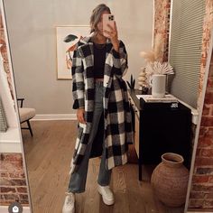 Nwt , Never Worn. Ordered The Wrong Size! Gorgeous Coat Black And White Check Coat Outfit Winter, Plaid Long Jacket Outfit, Plaid Winter Outfits For Women, Long Plaid Jacket Outfit, Tartan Coat Outfit, Flannel Coat Outfit, Long Plaid Coat Outfit, Plaid Trench Coat Outfit, Checked Coat Outfit