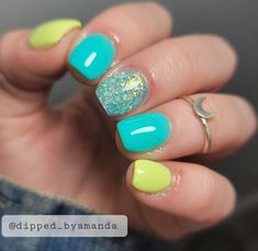 Light Color Sns Nails, Dip Powder Nail Designs Ideas, Summer Gel Nails Ideas Short 2023, Dip Nail Colors Summer 2023, Cruise Mani And Pedi, Powder Dipped Nails Ideas Beach, Trendy Summer Dip Nails, April Dip Nails Ideas, Bright Summer Dip Nails