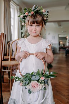 Entourage Flowers Bouquets, Flower Girl Bouquet Ideas, Flower Girl Flowers Ideas, Flowergirl Bouquets, Flower Girls Bouquets, Flower Ring Bouquet, Entourage Flowers, Flower Girls Ideas, Flower Girl Flowers