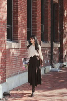 Feminine Outfits Winter, Modest Feminine Outfits, Korean Fashion Classy, Korean Fashion Dress, Fashionista Clothes, Style Japonais, Mode Inspo, Modest Fashion Outfits, Feminine Outfit