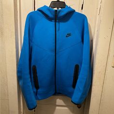 Gorgeous Sky Blue Zip Up Nike Tech Fleece Fb7921-435 Blue Sports Hoodie With Pockets, Blue Sportswear Sweatshirt For Winter, Nike Blue Hoodie For Fall, Blue Nike Hoodie For Fall, Casual Blue Fleece Outerwear, Blue Long Sleeve Sweatshirt With Pockets, Nike Blue Sweatshirt Sportswear, Blue Fleece Sports Outerwear, Blue Fleece Sportswear Outerwear