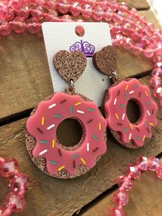 "These unique donut earrings are made of acrylic. These cute earrings will make a great fashion statement. Length: approximately 2.5\" long" Polyclay Jewelry, Donut Jewelry, Donut Earrings, Glowforge Projects, Diy Bling, Donuts Earrings, Resin Jewelry Diy, Earrings Acrylic, Donut Shop