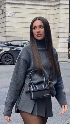 Europe Cold Outfit, Pleated Skort Zara Outfit, Winter Dress Inspiration, Winter Cute Casual Outfits, Paris Outfits Winter Black Women, Casual Cloudy Day Outfit, Warm Tights Winter Outfits, Long Pullover Outfit, Pleated Skirt And Sweater Outfit