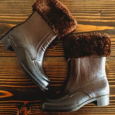 Vintage Boots With Full Lining Fur And Inside Cushion. Size 6 Waterproof,Weather-Proof. Warm And Perfect Condition. Vintage Fur Boots, Classic Insulated Waterproof Boots, Boots With Fur, Shoes Vintage, Vintage Fur, Vintage Boots, Fur Boots, Vintage Shoes, Vintage Brown