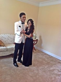 Your prom night is approaching. Finally, you’re ready for this special night after all those years. You even got yourself a partner to shoot some cute pictures with! Prom Pictures Couples Black, Prom 2k17, Prom Pictures Couples, High School Prom