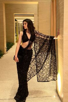 mehartoor17 on ig Simple Saree Designs, Trendy Outfits Indian, Saree Style, Ray Of Light, Fancy Sarees Party Wear, Traditional Indian Dress, Desi Fashion Casual, Indian Fashion Saree, Saree Designs Party Wear