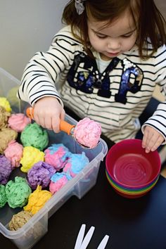 words? An ice cream parlor dramatic play may be just the thing to help him learn! Find more Prop Box Ideas Dramatic Play, Role Play Activities For Toddlers, Dramatic Play For Toddlers, Activity For Baby, Dramatic Play Activities, Play Activity