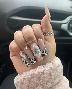 Nails Vaquero Nails, Nails Acrylic Cow, Vaquita Nails, Vaquera Nails, Country Concert Nails Ideas, Charro Nails, Western Style Nails, Country Acrylic Nails, Cowboy Nails