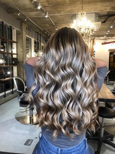 Blonde Ideas, Hair 2022, Gorgeous Hair Color, Dark Hair With Highlights, Long Hair Color, Hair Makeover, Oil Coconut, Hair Color Balayage, Hair Color Dark