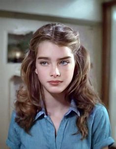 Blonde Brooke Shields, Brooke Shields Hairstyles, Woman Celebrity Crush, Brooke Shields Photoshoot, Brooke Shields Wallpaper, Side Eye Pictures, Brook Sheild 90s, Beautiful Girly Images, Brooke Shields Side Profile