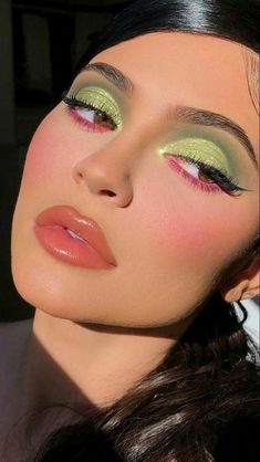 Birthday Makeup Ideas, Vibrant Makeup, Main Character Energy, Pink Eye Makeup, 30 Birthday, Eye Makeup Styles, Retro Makeup, Rave Makeup, Birthday Makeup