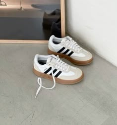 Adidas Samba Platform, Look Grunge, Colorful Sneakers, Trendy Shoes Sneakers, Pastel Outfit, Shoe Wishlist, Hype Shoes, Everyday Shoes