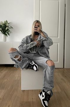 Baggy Outfit Photoshoot, Fashion Influencer Aesthetic, Barbara Kristoffersen, Outfits With Jordan 1s Fashion Styles, Summer Thrift, Influencer Aesthetic, Jordans Outfit, Instagram Photoshoot, Jordan Outfit