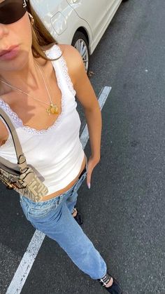 Summer Aesthetic Night, Jacquie Alexander, Chic Outfit Casual, It Girl Summer, 2023 Vacation, Everyday Outfits Summer, Look Legging, Viral On Tiktok, Outfits For School