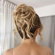 Hair Health Tips, Bridal Hair Up, Bridesmaid Hair Inspo, Wedding Hair Up, Guest Hair, Bridal Hair Updo, Birthday Hair, Updo Hairstyle