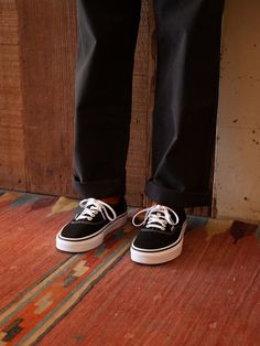 Vans Sk8 Low Outfit Men, Vans Classic Outfit, Vans Laces Ideas, Vans Black Outfit, Vans Era Outfit, Black Vans Outfit, Vans Shoes Outfit, Vans Outfit Men