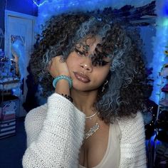 Colorful Curly Hair Black Women, Curly Hair Dye Ideas Streaks, Dyed Curly Hair Ideas Colour Blue, Afro Hair Dye Ideas, Blue Dyed Hair Black Women, Curly Hair Under Dye, Dyed Afro Hair, Died Curly Hair, Underdye Hair Curly