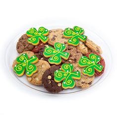 stpatricksday stpatrickfoods foodie foodgram stpatrickpartyfavors stpatrickpartydecor decorations themedparty stpatrickcookies Gourmet Cookies, Cookie Favors, Cookie Tray, Your Special, Cookies Et Biscuits, Tray