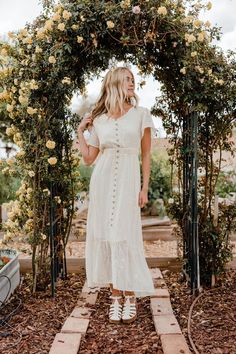 Jennifer Aesthetic, Boho Womens Clothing, Modest Maxi, Modest Fits, Engagement Session Outfits, Flowy Sleeves, School Style, Modest Clothing, Beauty Dress