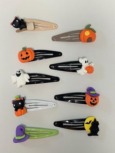 Show your love for spooky season with our adorable Halloween hair clips! Each clip features a resin embellishment that will bring joy to any hair accessory collection. DETAILS: *Clips are approximately 2"W x .75"H *Metal snap clips *Clips are available as a matching set of 2 (left and right side) or create your own set by providing your choices in the Personalization box. Eternal Flowers, Halloween Hair Clips, Halloween Hair Bows, Halloween Accessories Hair, Goth Accessories, Bow Ideas, Boo Basket, Hair Accessories Collection, Kawaii Accessories