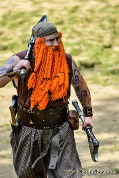 Inspiration: Larp Warhammer Dwarf Slayer Dwarves Costume, Disney Dwarfs, Asian Illustration, Warhammer Dwarfs, Larp Ideas, Larp Props, Dnd Stuff, Larp Costume, Cosplay Diy