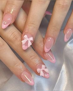 #nails #bows #pink #pinknails #coquette #frenchnails #frenchtipnails #nailart #naildesign Pink Bow Nails Aesthetic, Valentines Nail Inspo Short, Pink Bow Nails Almond, Pink Coquette Nails Short, Pink Bow Acrylic Nails, Soft Pink Valentine Nails, Acrylic Bows On Nails, Valentines Nails Coquette, Valentines Bow Nails