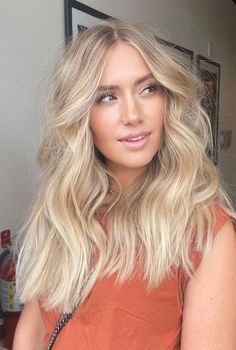 Winter Hair Colour For Blondes, Winter Blonde Hair, Pale Skin Hair Color, Beige Blonde Hair, Perfect Blonde Hair, Summer Blonde Hair, Walking Out, Beige Blonde, Blonde Hair Inspiration