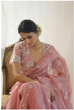 Saree In Pink Color, Latest Saari Trends Indian, Organza Saree Blouse Designs Latest, Pink Sari, Saree Wearing Styles