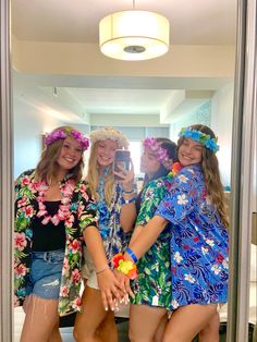 Brazilian Theme Party Outfit, Hawaiin Day Outfits For School, Hawaiian Party Costume, Hawaiin Halloween Costumes, Beach Theme Dress Up Day, Tropical Hoco Theme Outfit, Hawian Day Spirit Week, Hawaiian Beach Party Outfit, Aloha Theme Outfit