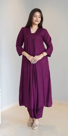 Indian Dress For Pregnant Women, Dresses For Heavy Bust Women, Kurta Ideas, Dress Paterns, Plain Kurti Designs, Plain Kurti, Dress For Pregnant Women, Stylish Kurtis, Salwar Neck Designs