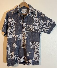 HRH His Royal Highness Hawaiian Men's Blue/Gray White Floral Abstract Print 1/4 Button Up Shirt USA Medium Great Used Condition - See Photos - Vintage Men's Size M Medium Made in Hawaii USA 100% Cotton Blue White Floral Tropical All Over Print Light Wash Outside - Dark Wash Inside Short Sleeve Hawaiian 1/4 Button Up Pullover Button Collar Left Chest Pocket Hawaiian Men, Hawaii Usa, Floral Abstract, Photos Vintage, Photo Vintage, Button Up Shirt, Abstract Print, Blue Gray, Vintage Photos