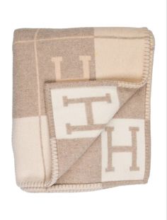 Hermes Blanket, H Logos, Brand Label, Birthday Wishlist, Soft Blankets, Christmas Wishlist, Egift Card, Old Money, Great Britain