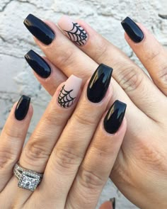 Nail Art Halloween Nail Art Easy, Black And White Nail, Black Halloween Nails, Kutek Disney, Nail Art Halloween