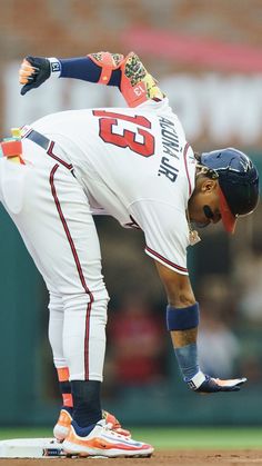 Ronald Acuña Jr. does a celebration after stealing a base during the Home Opener. Baseball Phone Wallpaper, Wallpaper Iphone Baseball, Cool Baseball Wallpapers, Baseball Wallpaper Aesthetic, Francisco Lindor Wallpaper, Baseball Wallpaper Iphone