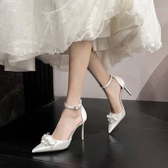 LBSFY - New satin white hollow straight line with flower wedding high heels, Xiuhe wedding dress, two pairs of bride's shoes LBSFY - New satin white hollow straight line with flower wedding high heels, Xiuhe wedding dress, two pairs of bride's shoes Red Bridal Shoes, Wedding Shoes High Heels, Wedding High Heels, White Wedding Shoes, Flowers Red, Yellow Shoes, Straight Line, Bride Shoes, Shoes High