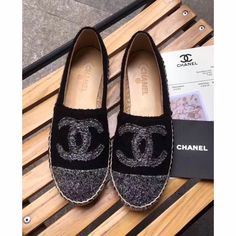 Gothic Gloves, Semi Formal Outfits, Ghanaian Fashion, Walk This Way, Chanel Espadrille