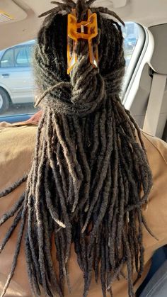 Dreads With Claw Clip, Locs In Hair Clip, Claw Clips Locs, Locs Hair Clips, Claw Clip Locs Hairstyles, Thick Long Locs, Loc Styles With Claw Clip, Locs And Claw Clips, Locs Claw Clip Style