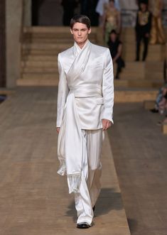 Male Couture Fashion, Men Met Gala Looks, Male Fashion Runway, Angelic Outfits Male, Couture Fashion Men, Mens Fashion Runway, Male High Fashion, Men’s High Fashion Runway, Mens Wedding Outfit