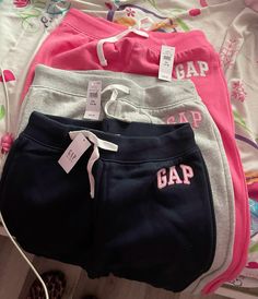 Gap Tracksuit, 2025 Wishlist, Gap Sweatpants, Clothing Finds, Sweats Outfit, Birthday List, Perfect Life, Clothes Ideas, Cute Simple Outfits