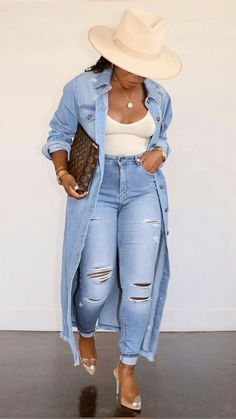 Elegant Jean Outfits For Women, All Day Date Outfit, Ladys Fashion Outfits, Classy Daily Outfits Simple, Split Wide Leg Pants Outfit, Hobo Look Outfits, Plus Size Hippie Chic, Denim And Turquoise Outfit, Cute House Cleaning Outfits